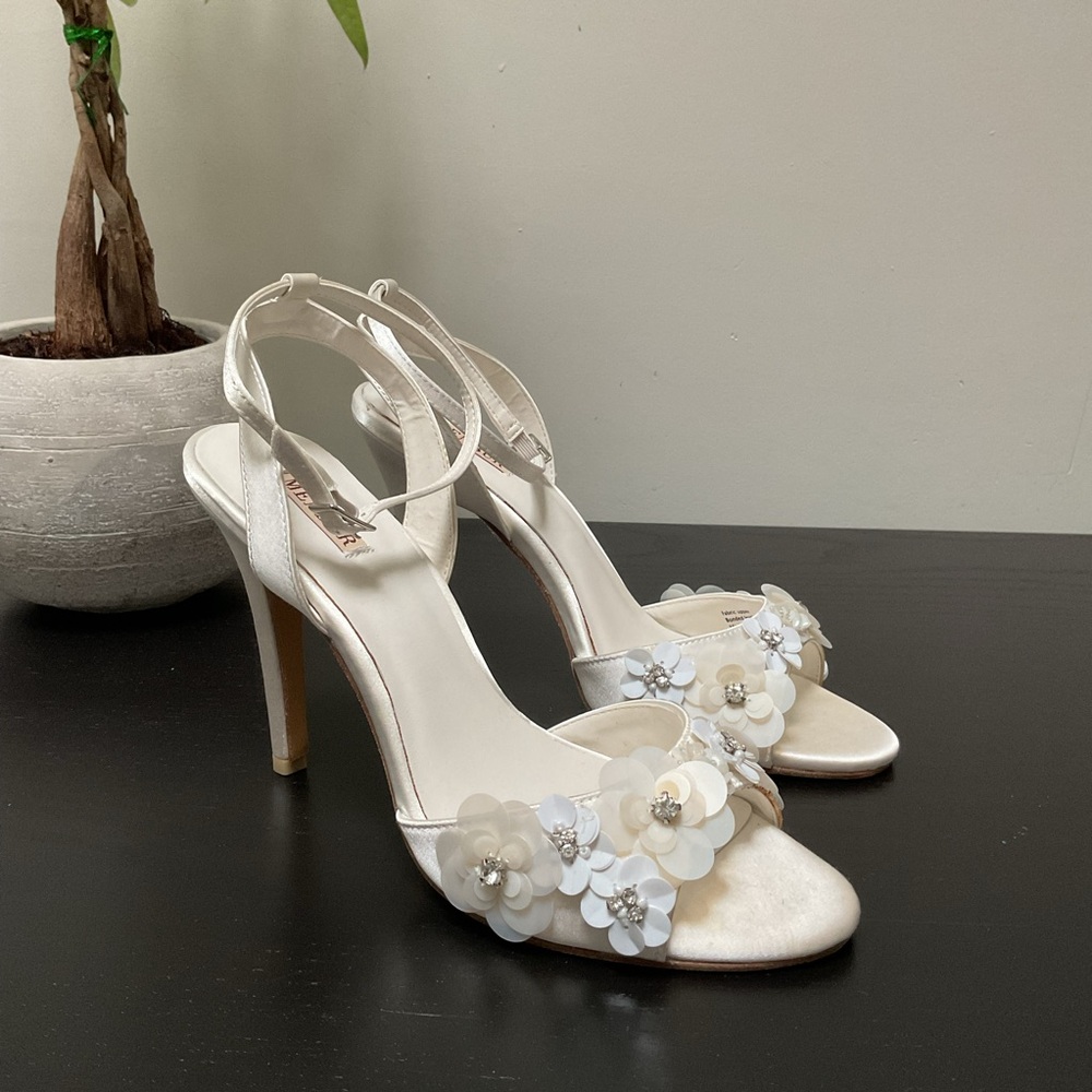 Menbur Cream Floral Heels EU Size 40 New With Tags